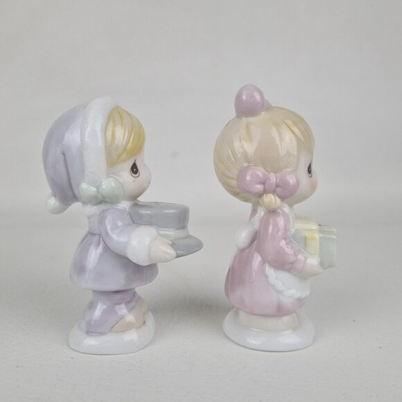 Precious Moments 603376 "Girl Making Snowman" Salt Shakers Vntg +2 Ornament - Picture 3 of 7